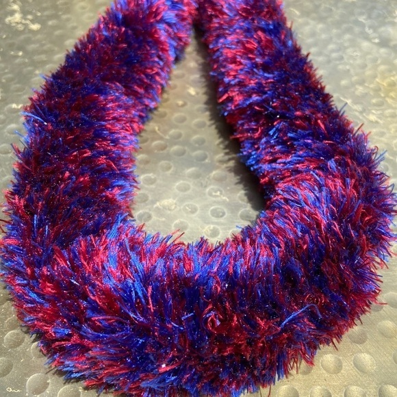 Hand Made Eyelash Yarn Lei Class of 2023 Graduation Celebration Made In Hawaii - Picture 14 of 14